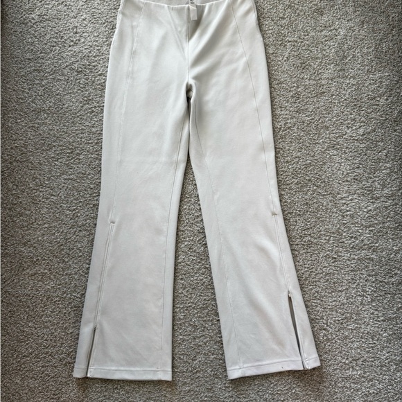 Lululemon Ribbed Softstreme Flared Pant * 32.5 bone size 12 - Picture 5 of 7